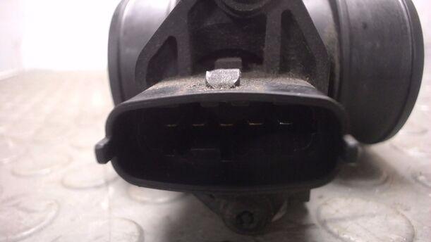 Foto: LUFTMASSENMESSER eines Opel Corsa 1.2 16V GLXi