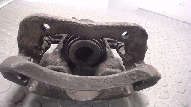 Foto: BREMSSATTELVORN LINKS eines Opel Corsa 1.2 16V Attraction