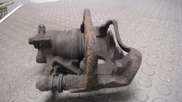Foto: BREMSSATTEL VORNE RECHTS eines Opel Corsa 1.2 16V Attraction