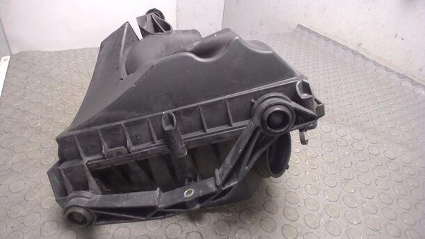 Foto: LUFTFILTERKASTEN eines Opel Corsa 1.2 16V Attraction