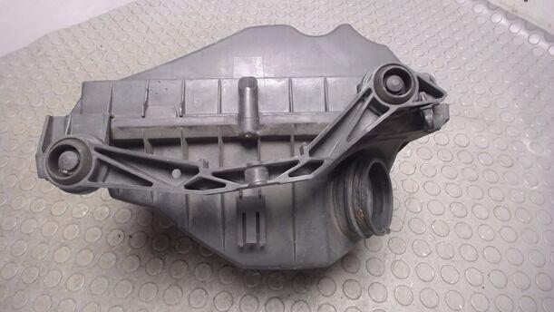 Foto: LUFTFILTERKASTEN eines Opel Corsa 1.2 16V Attraction