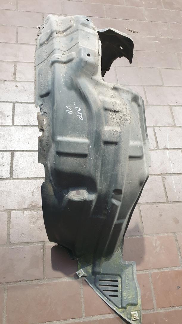 Foto: RADHAUSSCHALE / INNENKOTFLÜGEL RECHTS eines Mazda 2 1.5 Attraction