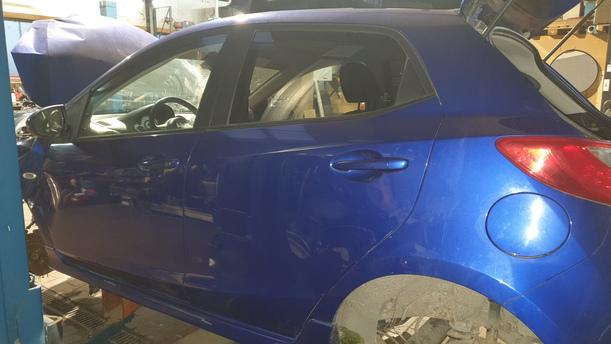 Foto: TÜR HINTEN LINKS eines Mazda 2 1.5 Attraction