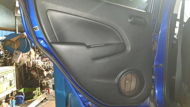 Foto: TÜR HINTEN LINKS eines Mazda 2 1.5 Attraction