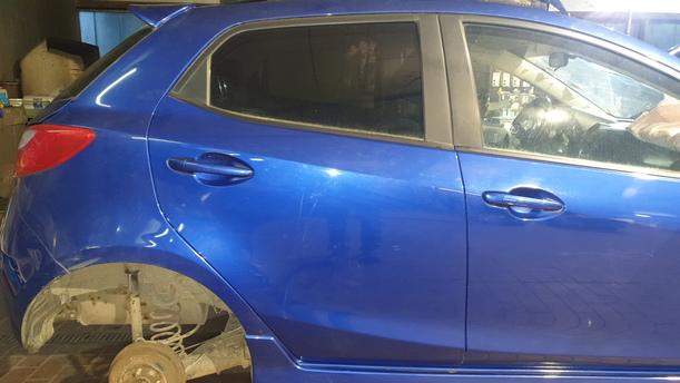 Foto: TÜR HINTEN RECHTS eines Mazda 2 1.5 Attraction