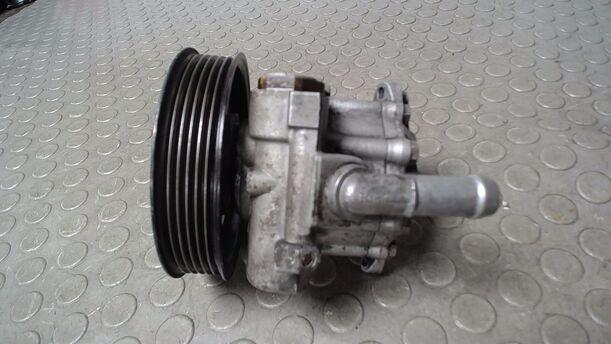 Foto: PUMPE SERVOLENKUNG/ SERVOPUMPE eines VW Golf 1.6 Attraction