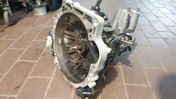 Foto: SCHALTGETRIEBE 5-GANG 8TH0801140 eines Mazda 2 1.5 Attraction