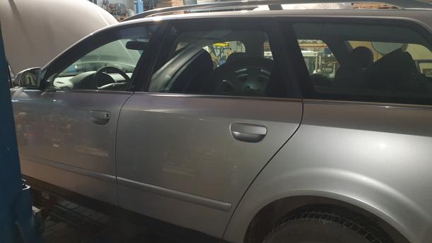 Foto: TÜR HINTEN LINKS ( AVANT ) eines Audi A4 Avant 2.0 Attraction