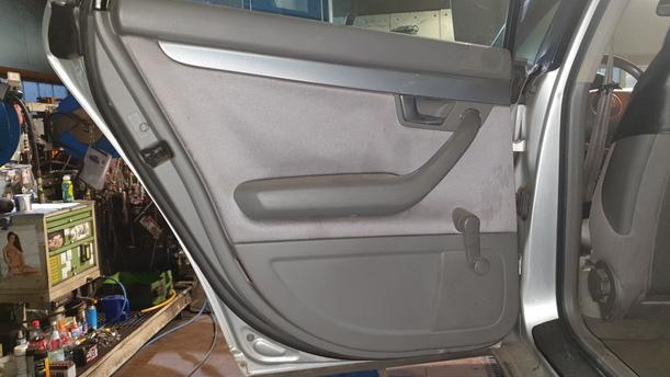 Foto: TÜR HINTEN LINKS ( AVANT ) eines Audi A4 Avant 2.0 Attraction
