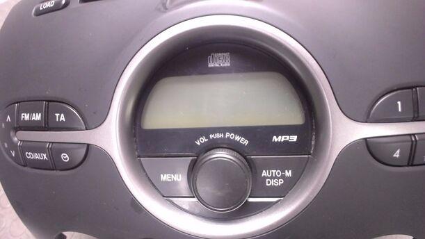 Foto: RADIO / CD PLAYER eines Mazda 2 1.5 Attraction
