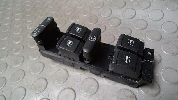 Foto: FENSTERHEBERSCHALTER eines VW Golf 1.6 Attraction