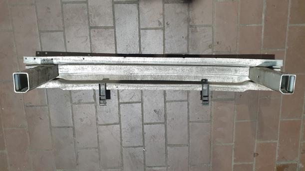 Foto: VERSTÄRKUNG HINTEN eines Audi A4 Avant 2.0 Attraction