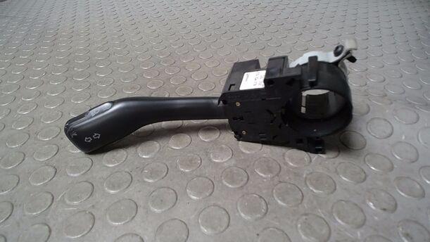 Foto: BLINKSCHALTER/ KOMBISCHALTER eines VW Golf 1.6 Attraction