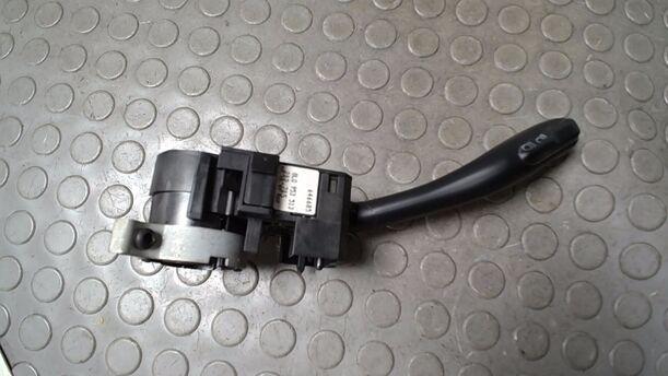 Foto: BLINKSCHALTER/ KOMBISCHALTER eines VW Golf 1.6 Attraction