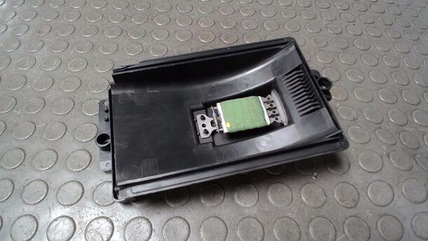 Foto: WIDERSTAND HEIZUNGSGEBLÄSE eines VW Golf 1.6 Attraction