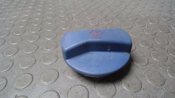 Foto: DECKEL AUSGLEICHSBEHÄLTER eines VW Golf 1.6 Attraction