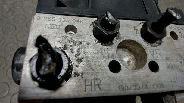 Foto: HAUPTBREMSAGGREGAT ABS eines Audi A4 Avant 2.0