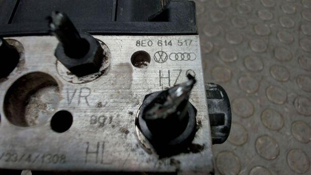 Foto: HAUPTBREMSAGGREGAT ABS eines Audi A4 Avant 2.0