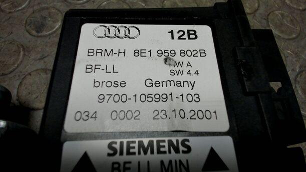 Foto: FENSTERHEBER VORNE RECHTS eines Audi A4 Avant 2.0