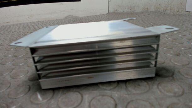 Foto: VERSTÄRKER / AMPLIFIER eines Audi A4 Avant 2.0