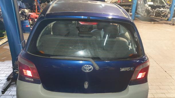 Foto: HECKKLAPPE/ HECKDECKEL eines Toyota Yaris 1.0