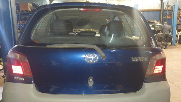 Foto: HECKKLAPPE/ HECKDECKEL eines Toyota Yaris 1.0