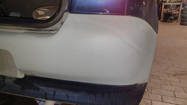 Foto: STOSSFÄNGER/ STOßSTANGE OBERTEIL HINTEN eines Toyota Yaris 1.0
