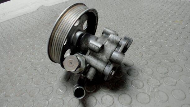 Foto: PUMPE SERVOLENKUNG eines Audi A4 Avant 2.0 Style