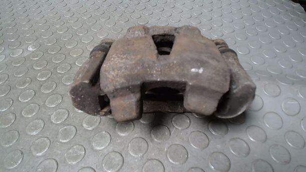 Foto: BREMSSATTEL VORN LINKS eines Toyota Yaris 1.0 Style