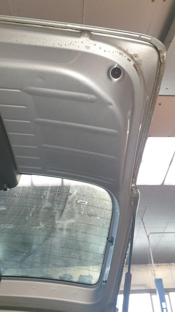 Foto: HECKKLAPPE / HECKDECKEL eines VW Fox 1.2 Style
