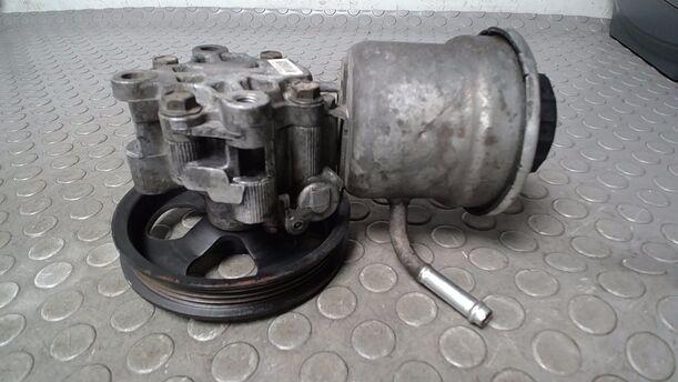 Foto: PUMPE SERVOLENKUNG/ SERVOPUMPE eines Toyota Yaris 1.0 Style