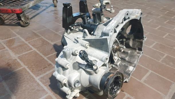 Foto: SCHALTGETRIEBE 5-GANG JPU eines VW Fox 1.2 Style