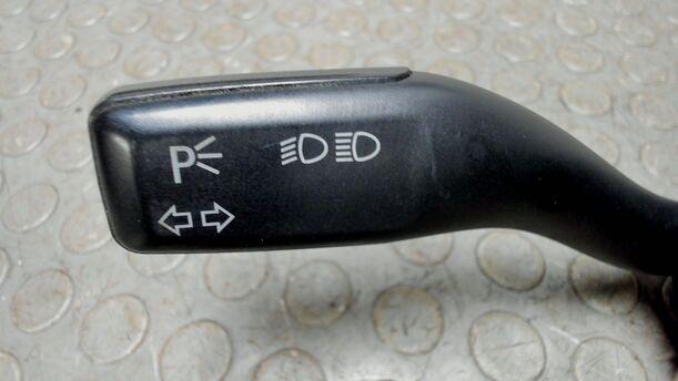 Foto: BLINKERSCHALTER / KOMBISCHALTER eines Audi A4 Avant 2.0 Style
