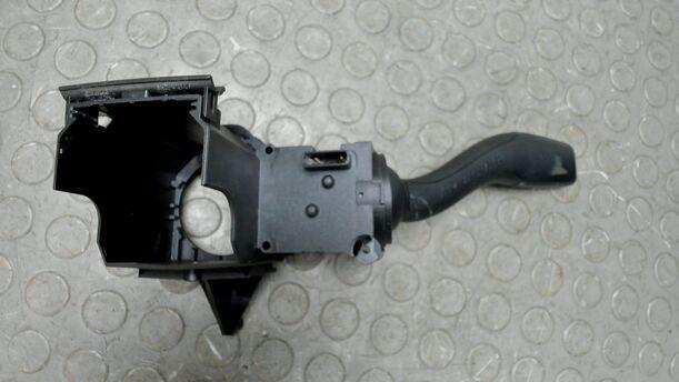 Foto: BLINKERSCHALTER / KOMBISCHALTER eines Audi A4 Avant 2.0 Style