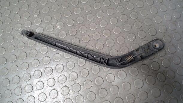 Foto: SCHEIBENWISCHERARM HINTEN eines Toyota Yaris 1.0 Style