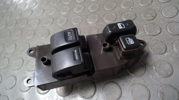 Foto: FENSTERHEBERSCHALTER eines Toyota Yaris 1.0 Style