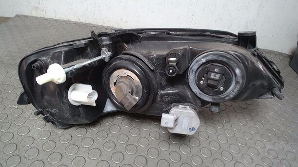 Foto: SCHEINWERFER LINKS ( SCHWARZE AUSFÜHRUNG ) eines Opel Astra 1.7 DTI Style