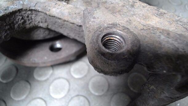 Foto: ACHSSCHENKEL VORN LINKS ( ABS ) eines VW Fox 1.2 Style