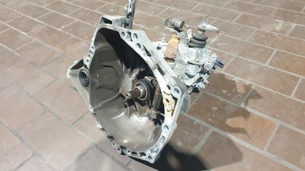 Foto: SCHALTGETRIEBE 5-GANG ( C551 / C552 ) eines Toyota Aygo Style