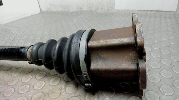Foto: ANTRIEBSWELLE LINKS eines Audi A4 Avant 2.0 Style