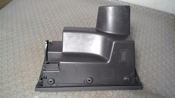 Foto: HANDSCHUHFACH eines VW Fox 1.2 Style