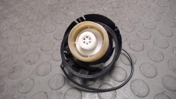 Foto: TANKVERSCHLUSS / TANKDECKEL eines Mazda 2 1.5 Style