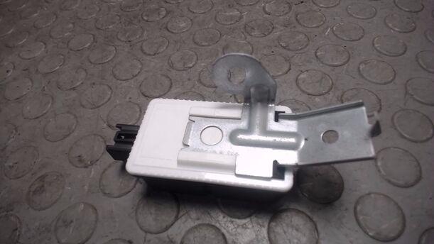 Foto: STEUERGERÄT KEYLESS GO eines Mazda 2 1.5 Style