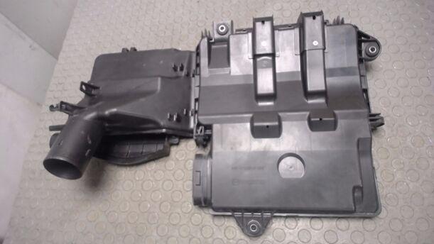 Foto: LUFTFILTERKASTEN eines Mazda 2 1.5 Style