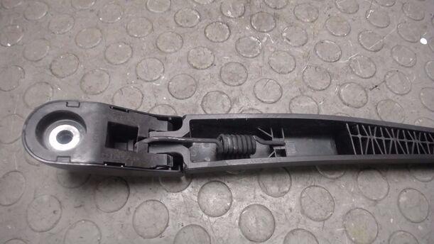 Foto: SCHEIBENWISCHERARM HINTEN eines Mazda 2 1.5 Style