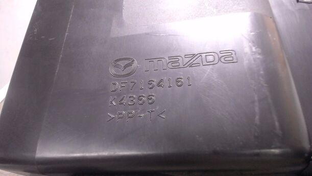 Foto: HANDSCHUFACH eines Mazda 2 1.5 Style