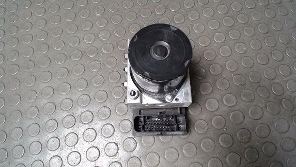 Foto: HAUPTBREMSAGGREGAT ABS eines VW Fox 1.2 Style