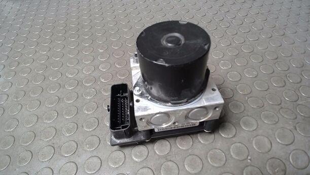Foto: HAUPTBREMSAGGREGAT ABS eines VW Fox 1.2 Style