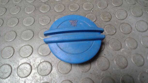 Foto: DECKEL AUSGLEICHSBEHÄLTER eines VW Fox 1.2 L
