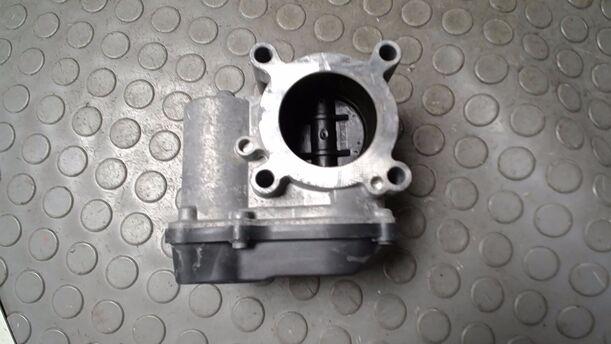 Foto: DROSSELKLAPPENSTUTZEN/ DROSSELKLAPPE eines VW Fox 1.2 L